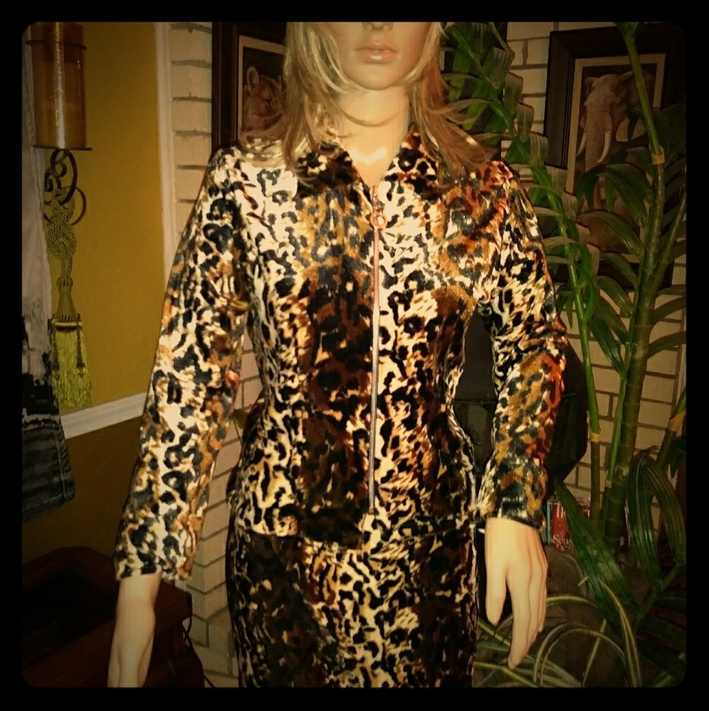 LA MODA TWO PIECE ANIMAL PRINT OUTFIT*🐯*